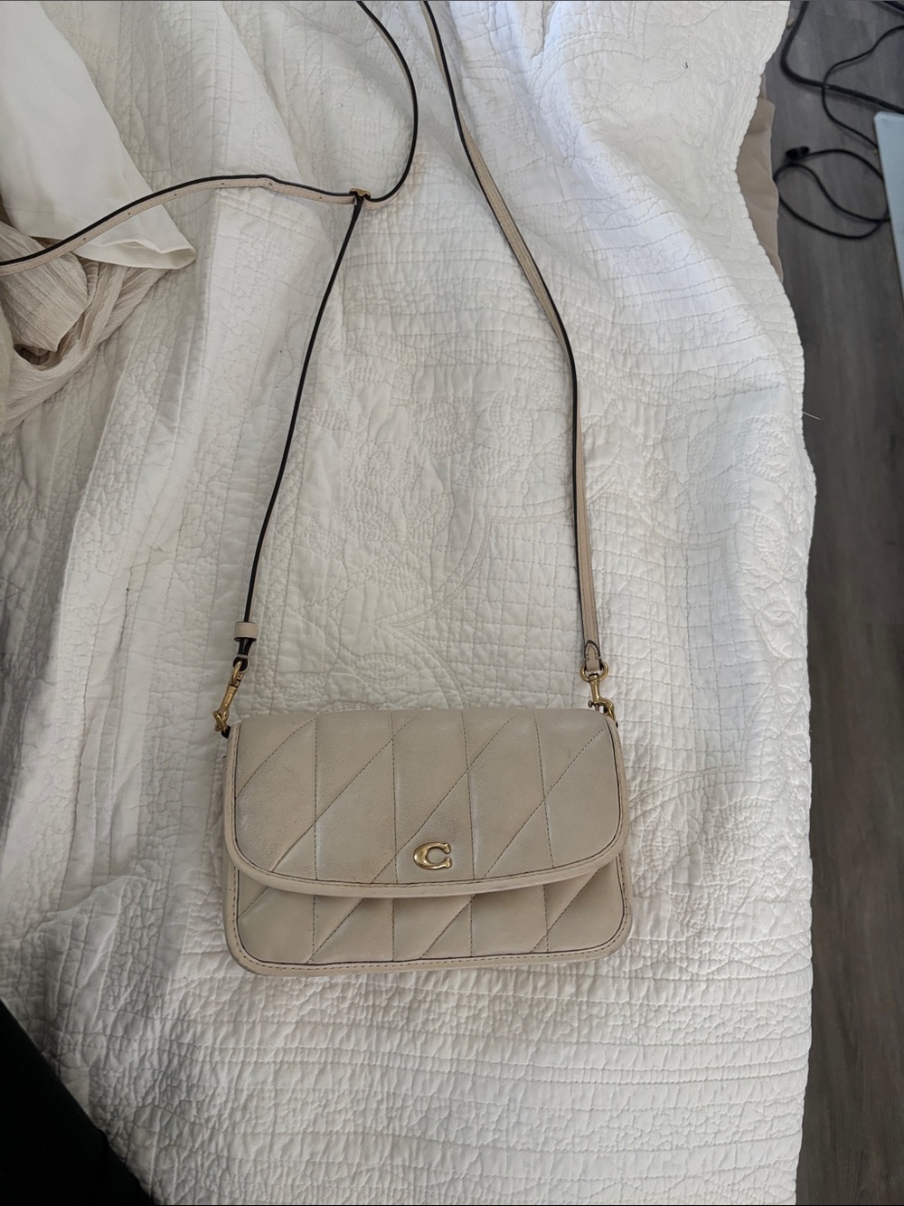 Quilted Coach Hayden Crossbody Bag with Adjustable Strap - Picture 3 of 3